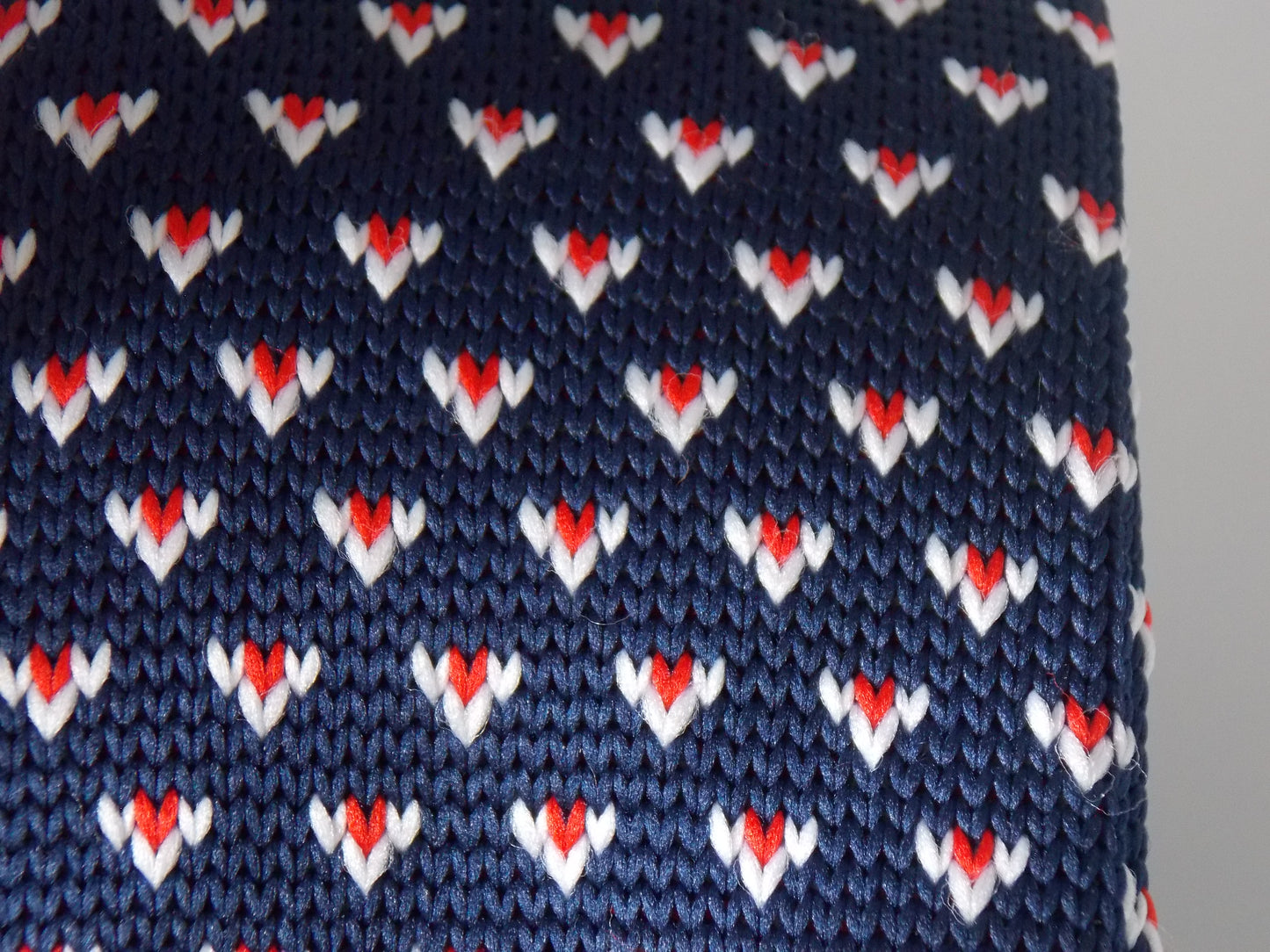 CORBATA TEJIDA COLORES BRILLANTES Y DISEÑOS ELEGANTES (POLIESTER)